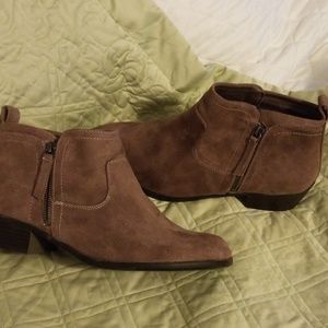 Arizona Ankle boots